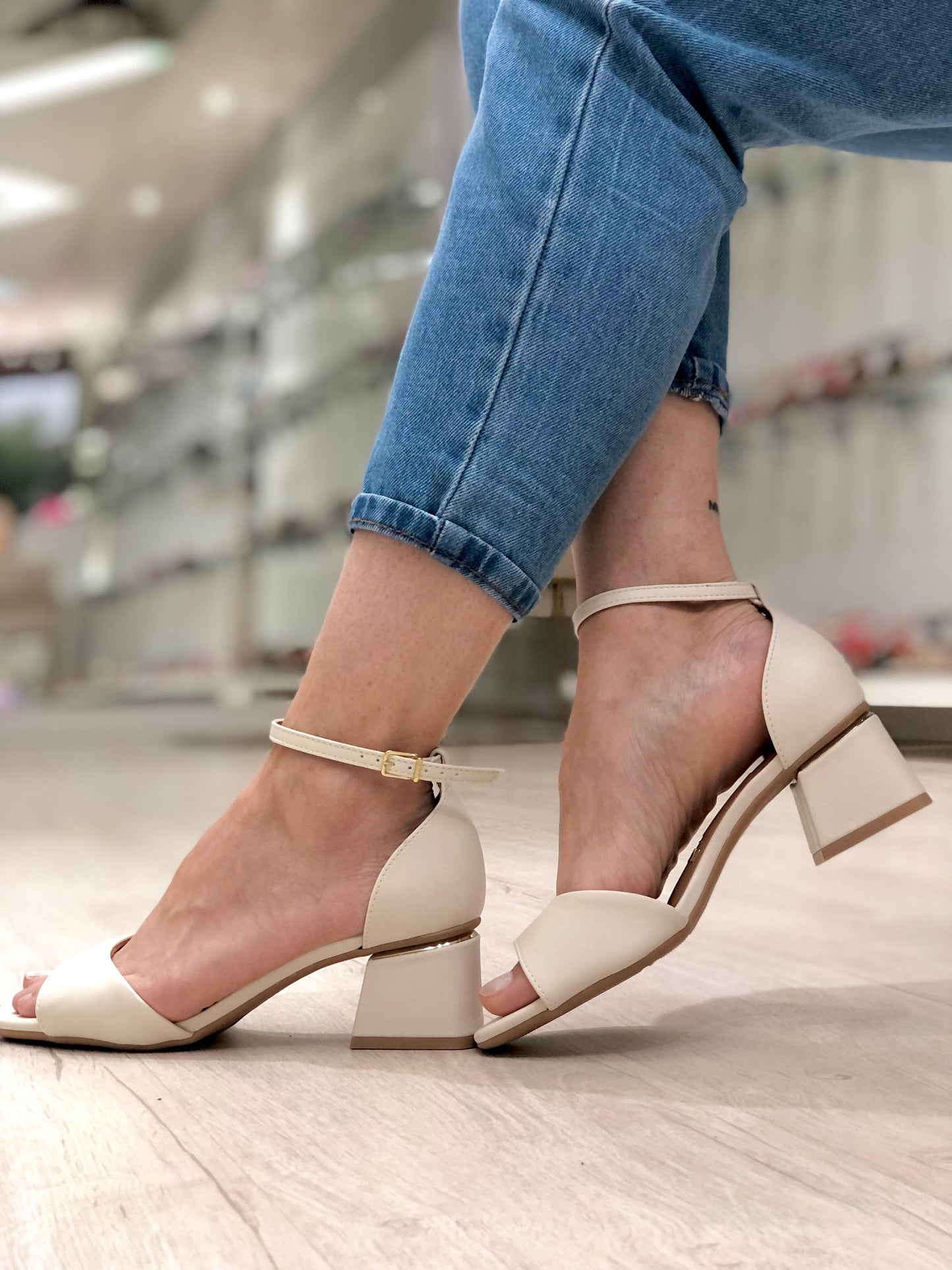 Sandália Gisele Vizzano Salto Bloco 5cm | Salto Sete