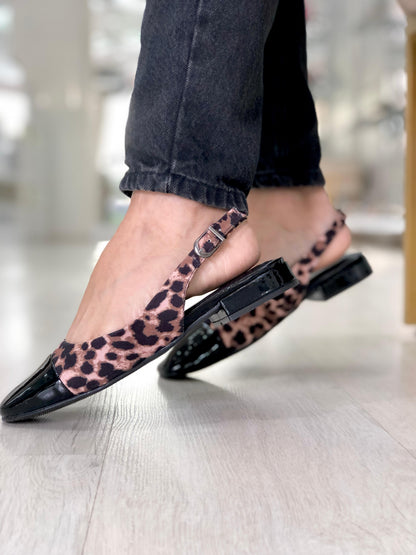 Slingback Pandora Onça Verniz Preto | Salto Sete