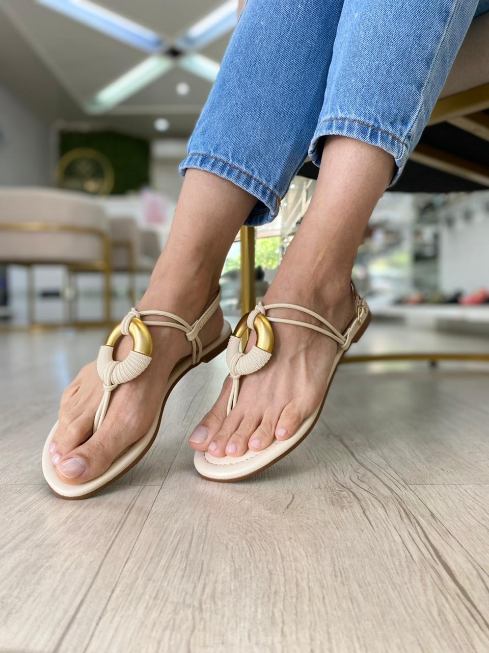 Sandália Rasteira Feminina Off-White Dourada | Salto Sete