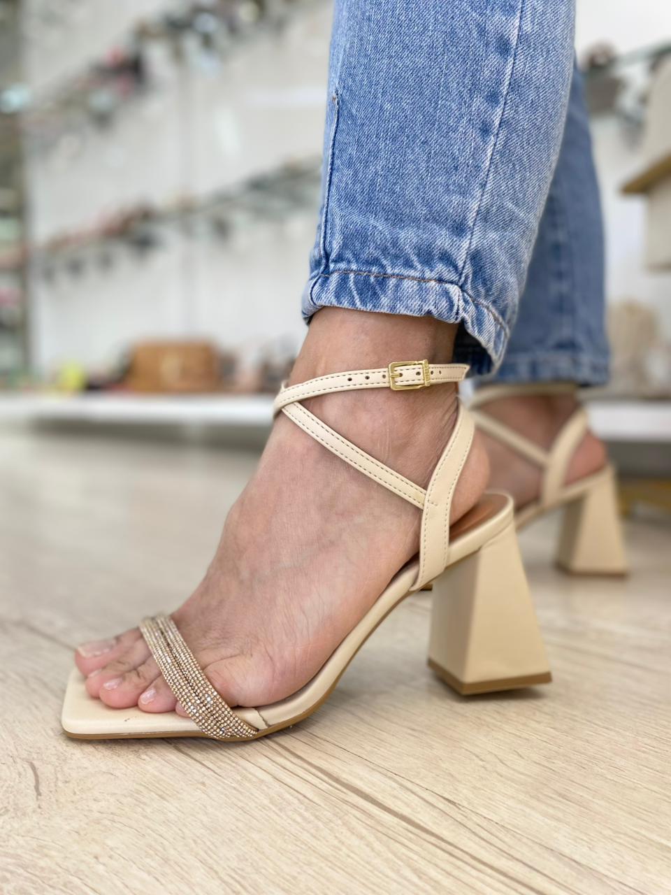 Sandália Vizzano Salto Bloco 8cm Strass | Salto Sete