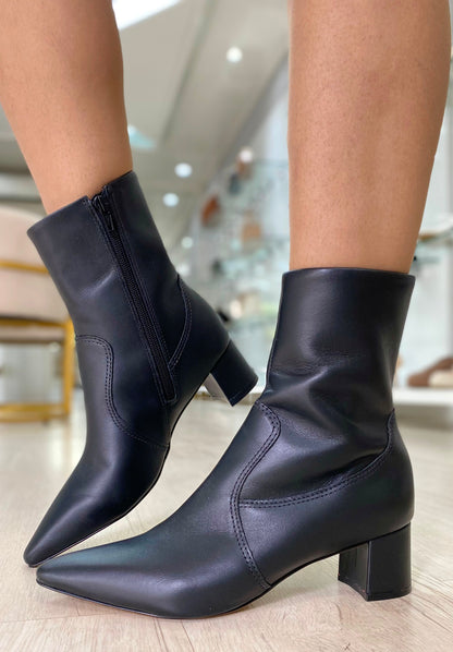 Bota Feminina Mavie Couro Cano Médio | Salto Sete