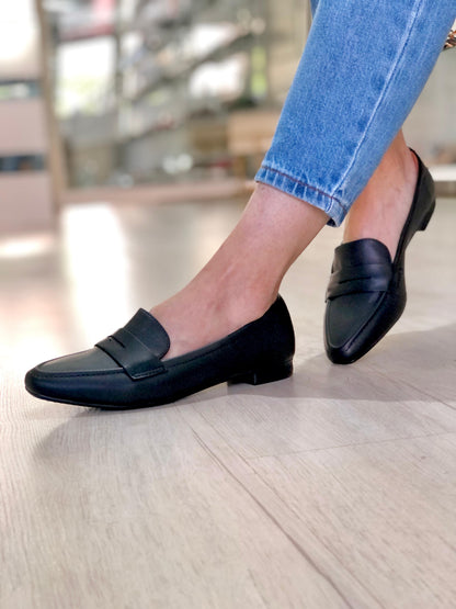 Loafer Feminina Napa com Recortes | Salto Sete