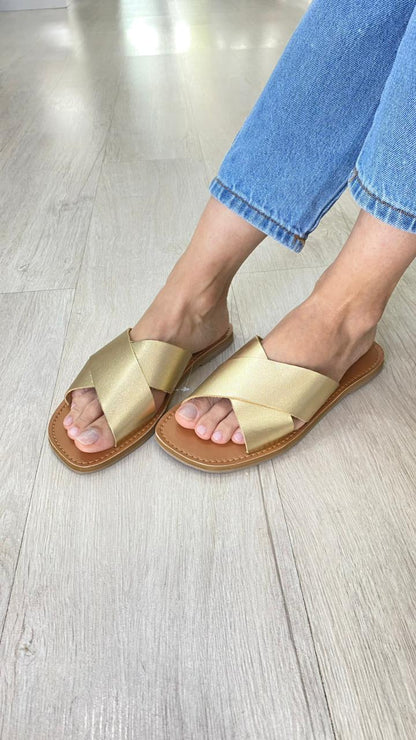 Rasteira Feminina Couro Ouro Minimalista | Salto Sete