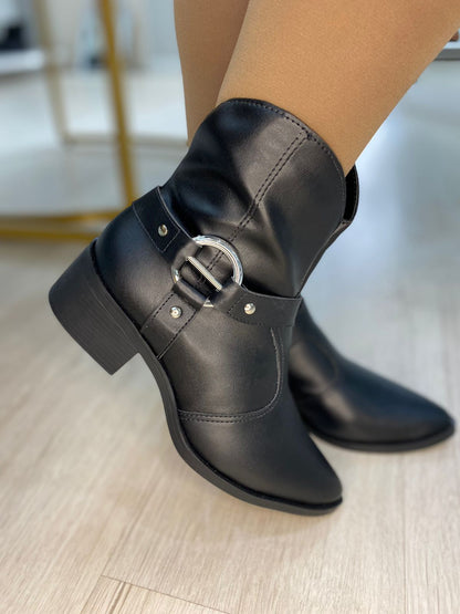 Bota Western com Fivela Preta | Salto Sete