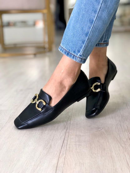 Mocassim Feminino Preto Fivela Dourada | Salto Sete
