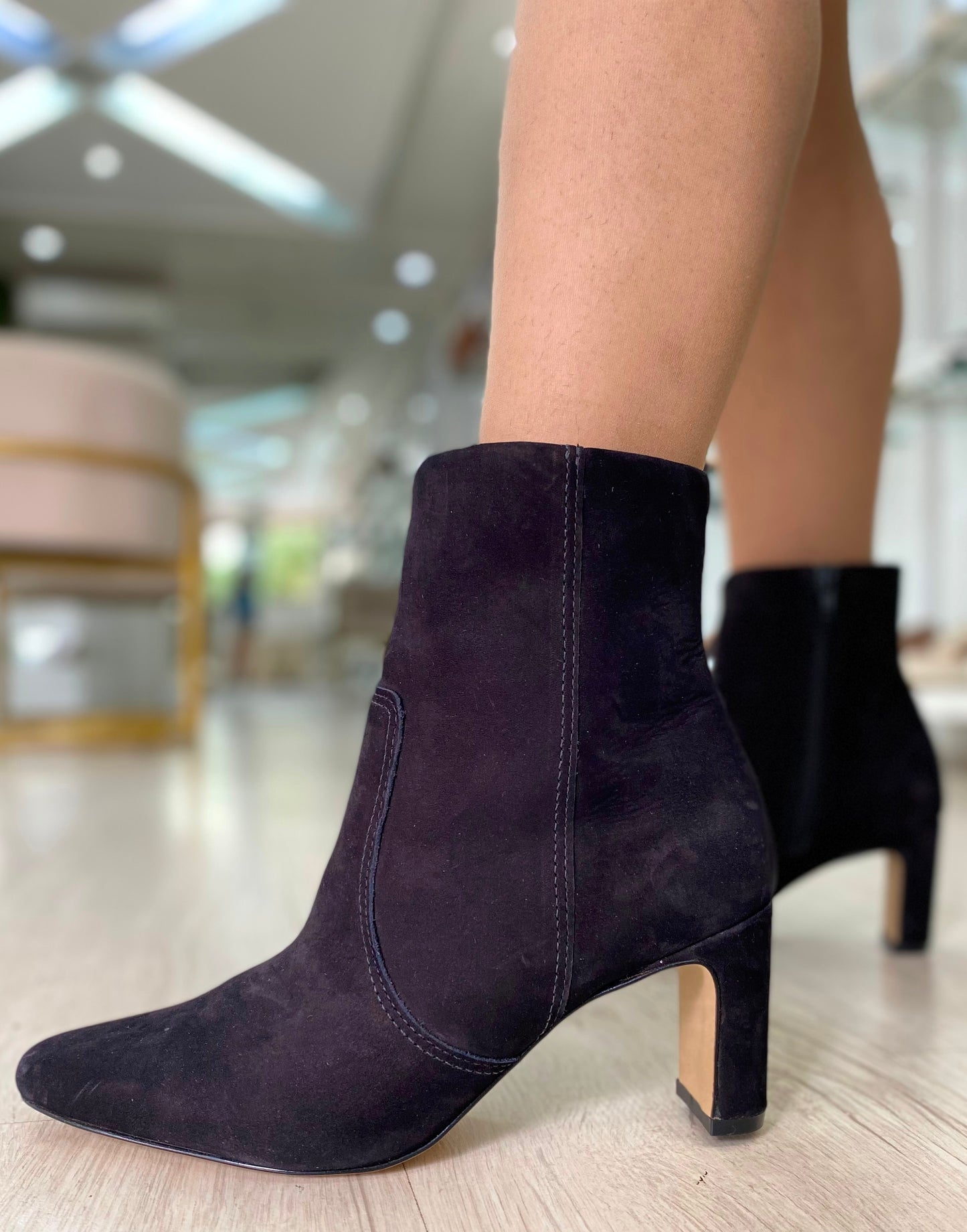 Bota Feminina Couro Nyra Quiz Cano Médio | Salto Sete