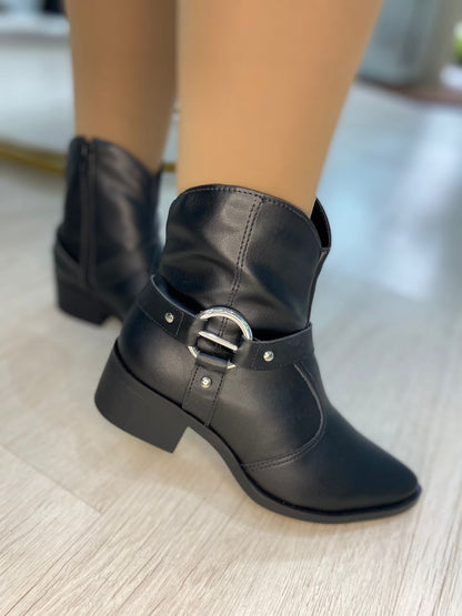 Bota Western com Fivela Preta | Salto Sete